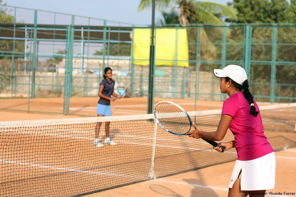El torneo AITA trae al Centro Educativo Anantapur mucho más que tenis