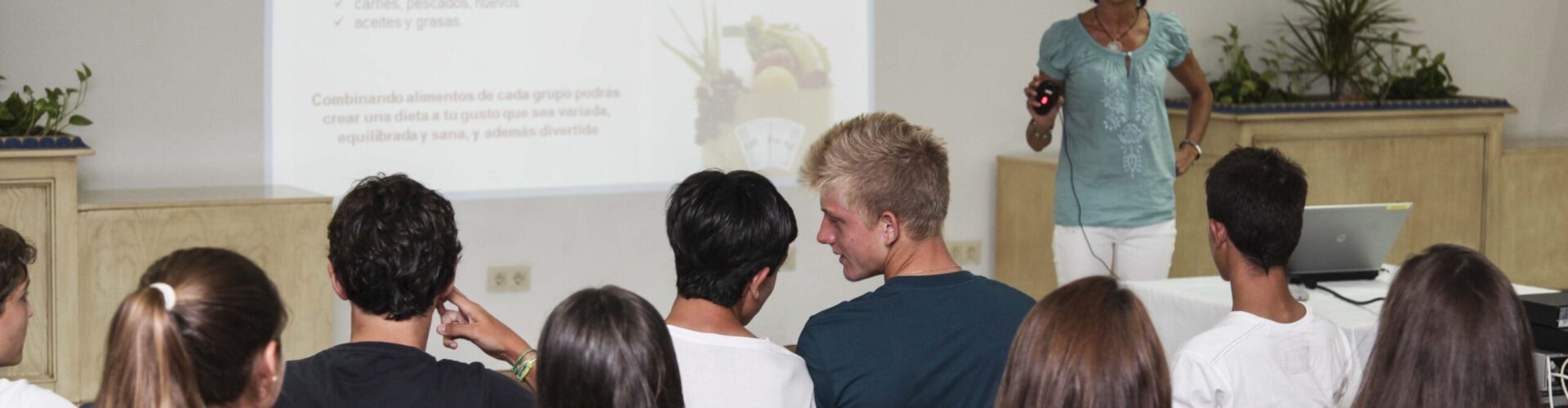 Consejos clave para una correcta alimentación durante la edad escolar y la adolescencia