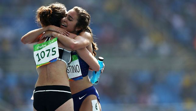 “Levántate, tenemos que terminar juntas»