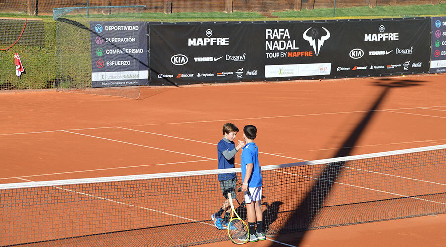 El circuito juvenil de tenis Rafa Nadal Tour by Mapfre ha arrancado su 5ª edición en Barcelona