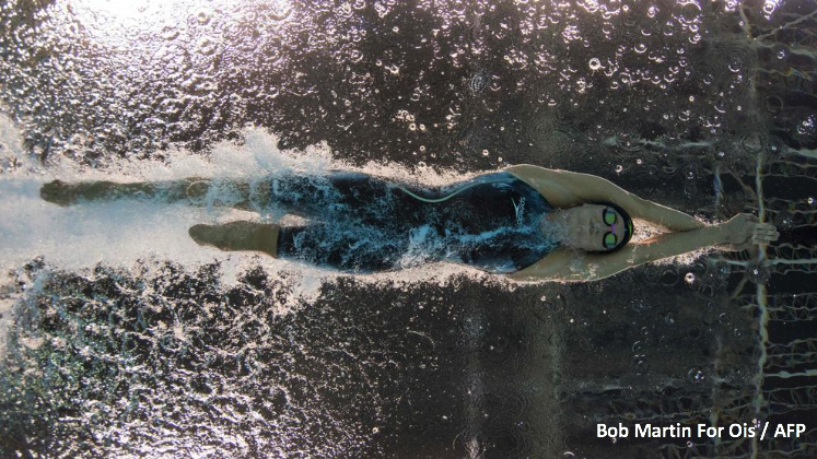 SUPERACIÓN, en mayúsculas