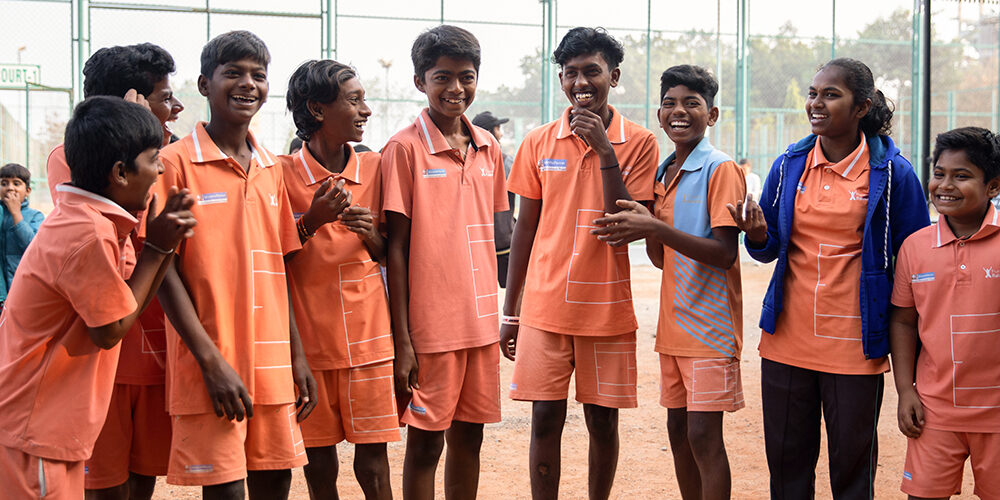Representantes de NETS brillan en el Torneo Escolar de Tenis en Kakinada