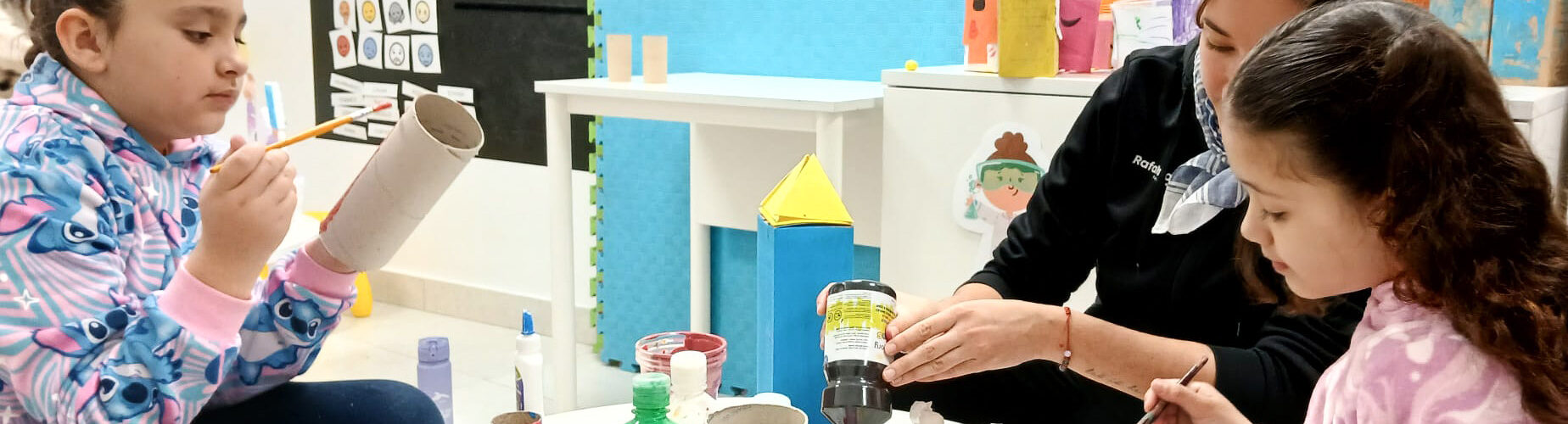 Escuela Fallera en el Centro Fundación Rafa Nadal: Tradición, deporte y diversión a pesar de la lluvia