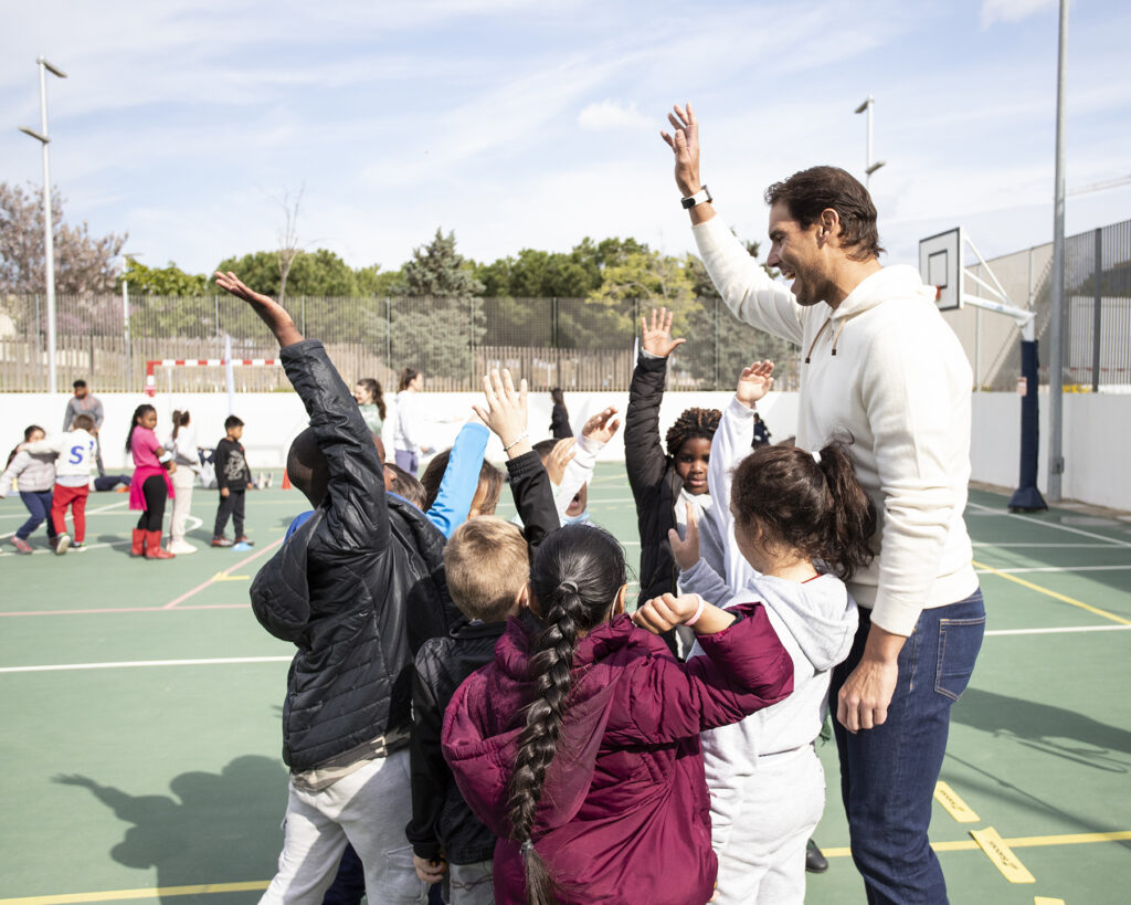 Rafael Nadal comparte tiermpo con la fundación