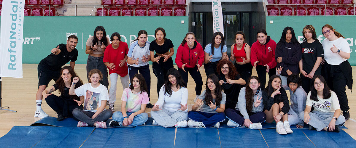 Promoción del deporte en niñas y adolescentes: jornada de Lucha Olímpica y Autoprotección