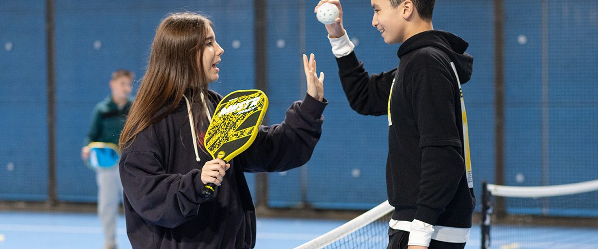 El Centro Fundación Rafa Nadal de Valencia participa en la VII Semana Deportiva de Nazaret acercando el pickleball a más de 500 escolares